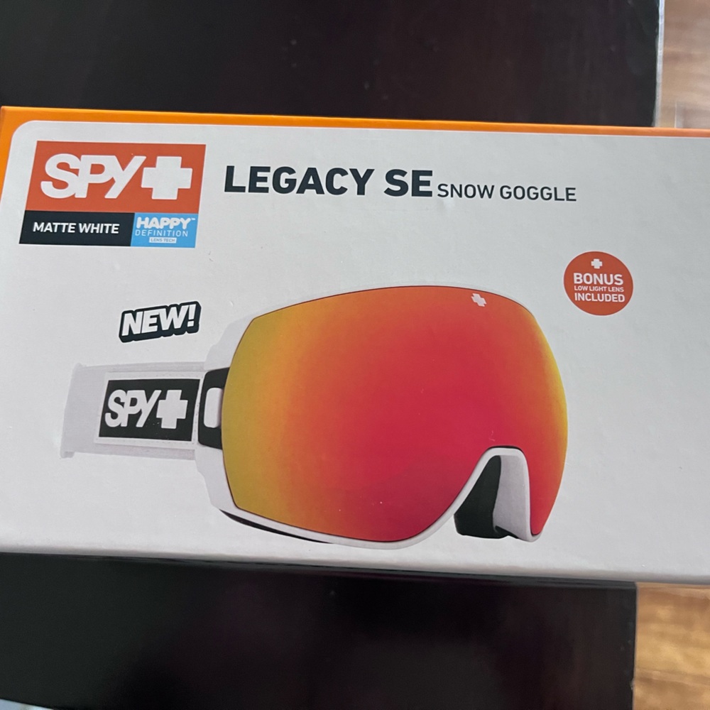 New beautiful Sky Legacy Ski Goggles.